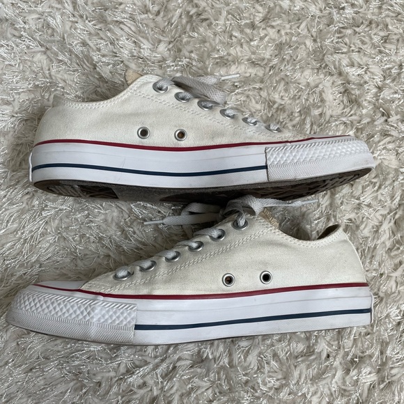 Converse Low Top Chuck Taylor All Star Sneakers in Cream - Picture 5 of 8